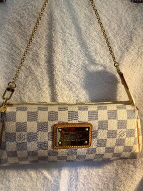 Louis Vuitton - Pochette Eva Purse